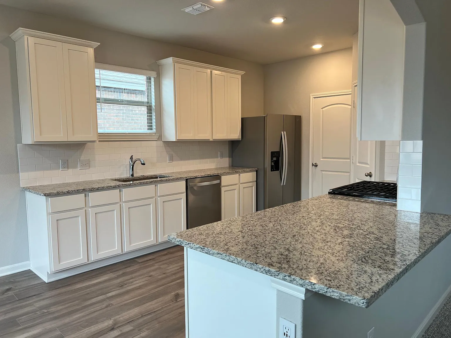 3 bed, 1649 sqft, $1,895 — Photo 3
