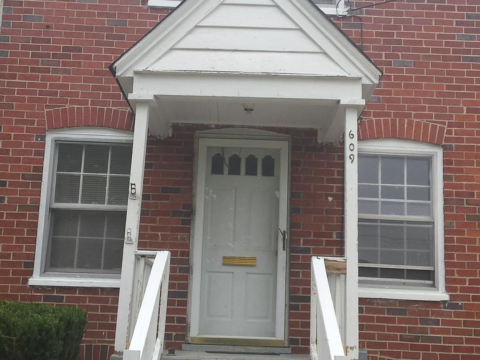 1st image of 611 Smithfield Ave