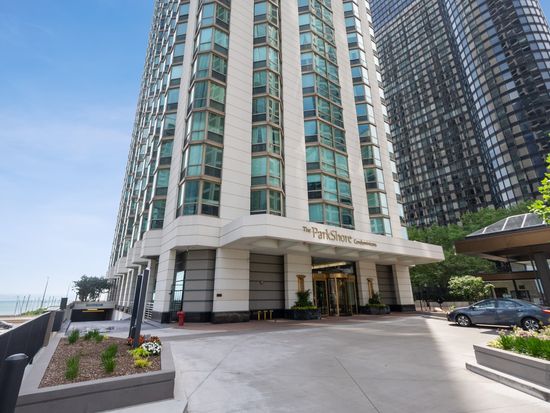 195 N Harbor Dr APT 802, Chicago, IL 60601