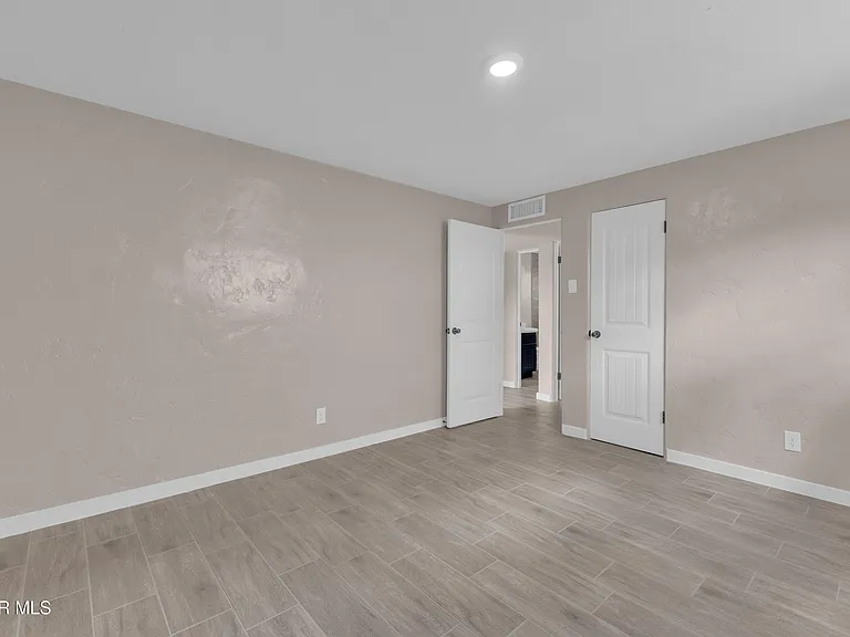 8931 Robert Dr #EL — Photo 33