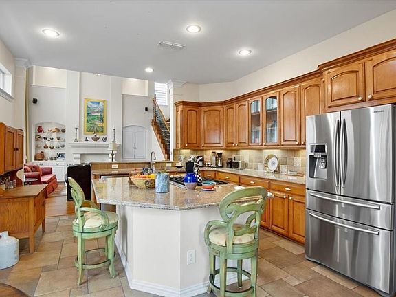 4th image of 2212 Bear Lake Dr