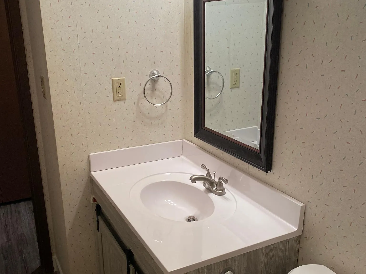 5533 SW 22nd Park — Photo 3