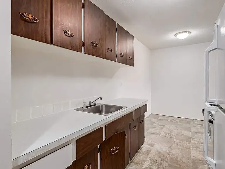 1411 Ashgrove Rd S — Photo 14