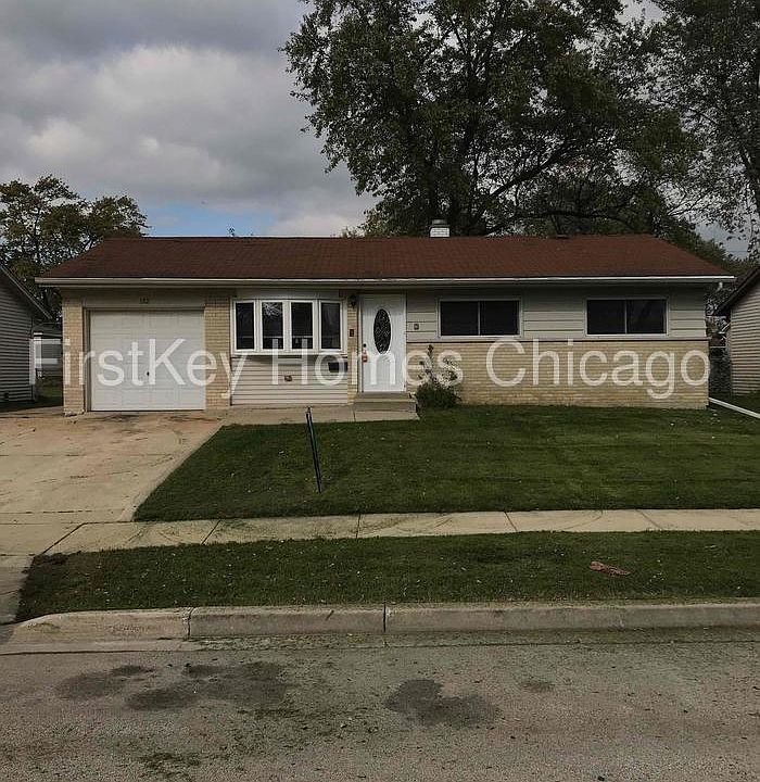 1st image of 132 E Wrightwood Ave