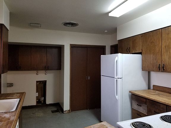 4th image of 8945 Westover Blvd NE #A