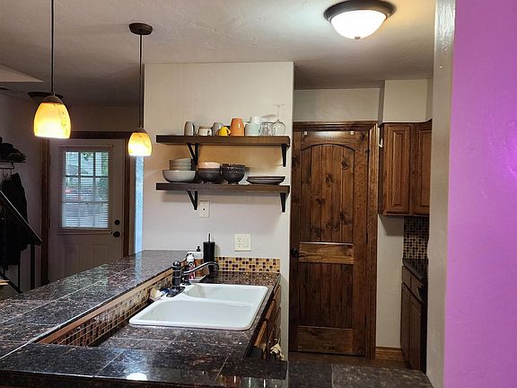 2nd image of 260 Coventry Ct Unit 18