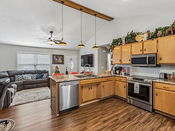 5th image of 402 Jonesboro Ct