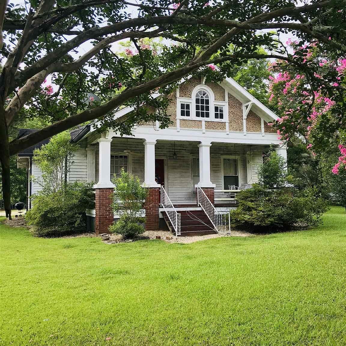 1330 E Tugalo St, Toccoa, GA 30577 | Zillow