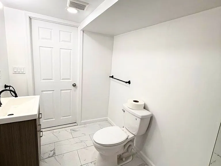 186 3rd St #1 — Photo 18