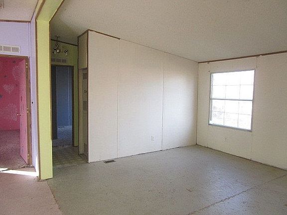 2nd image of 104 Austin St