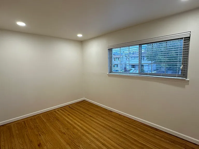 5445 Broadway #1 — Photo 43