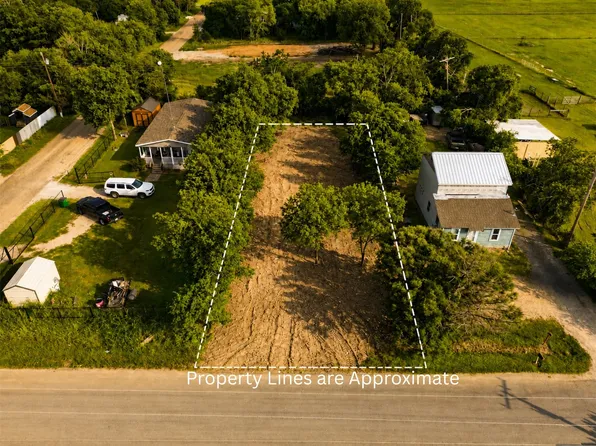 992 Lincoln City Rd, Waco, TX 76705