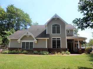 38 Holt Rd, Ashburnham, MA 01430