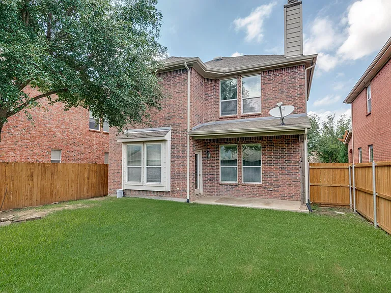 15924 Alvarado Dr — Photo 23