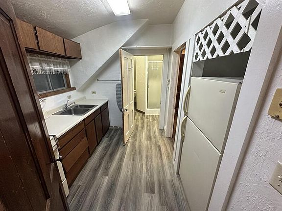 2nd image of 374 I St