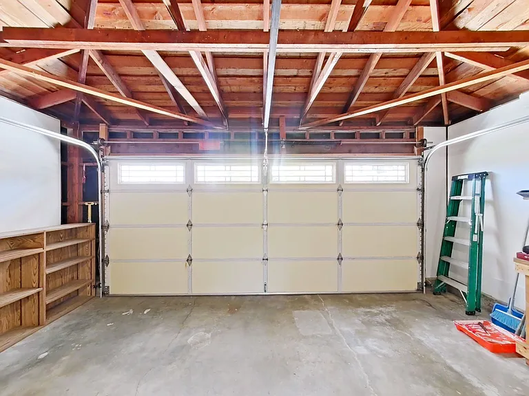 25152 Northrup Dr — Photo 20