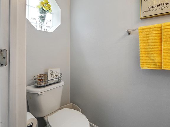 4th image of 11849 Lake Bend Cir