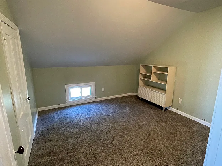 556 Bradford Ave #3 — Photo 7