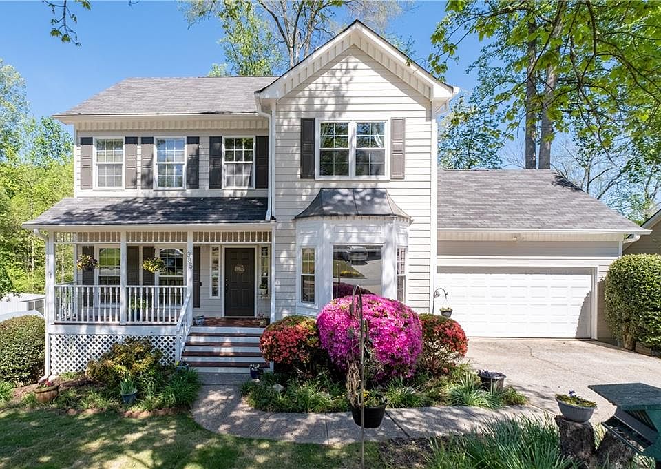 1st image of 385 Oak Springs Dr