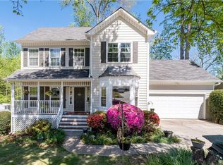 385 Oak Springs Dr, Lawrenceville, GA 30043
