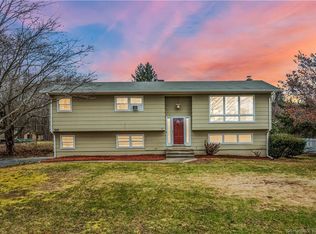 561 Spindle Hill Rd, Wolcott, CT 06716