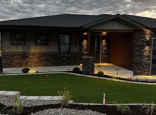 260 NW Chinook Way, East Wenatchee, WA 98802