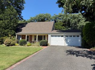 51 Hastings Dr, Stony Brook, NY 11790