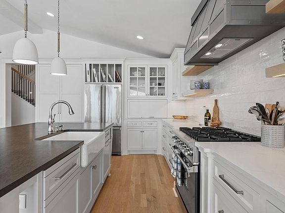 2nd image of 1504 3rd Ave NE