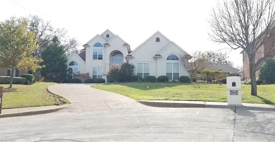 1st image of 2802 Fountain View Blvd