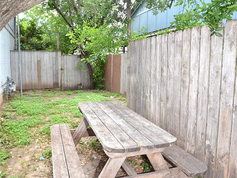 1202 Southport Dr #D — Photo 21