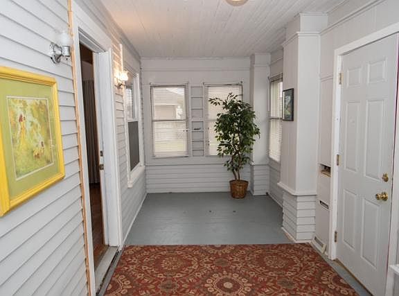 2nd image of 834 S 29th St