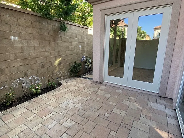 72 Gardenhouse Way — Photo 11
