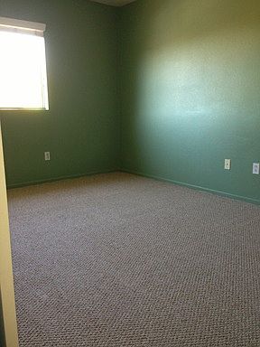 4th image of 633 Hillhaven Dr