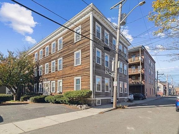 3rd image of 26 Daniels St Unit 3