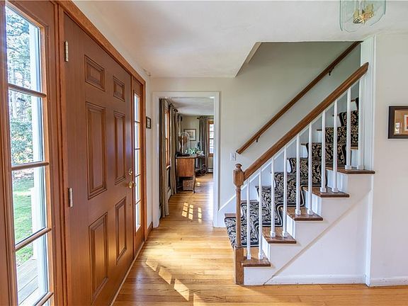 5th image of 65 Jefferson Dr