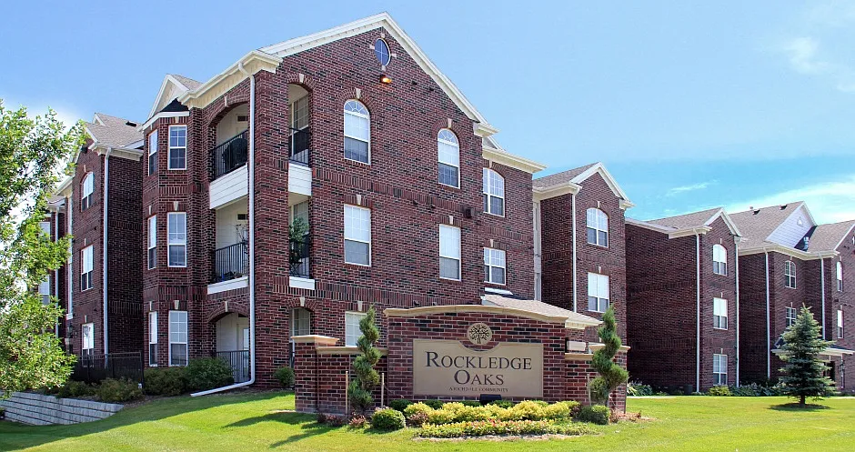 Rockledge Oaks Apartments — Photo 2
