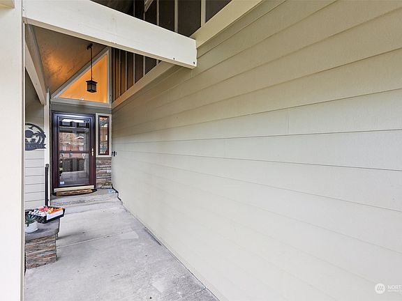 4th image of 4116 Rosewood Street