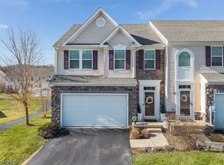 34 Washington Square Cir, Washington Boro, NJ 07882