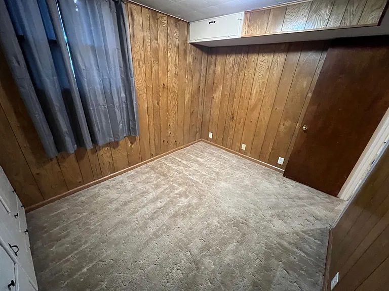 221-223 E Sunset Dr. — Photo 25