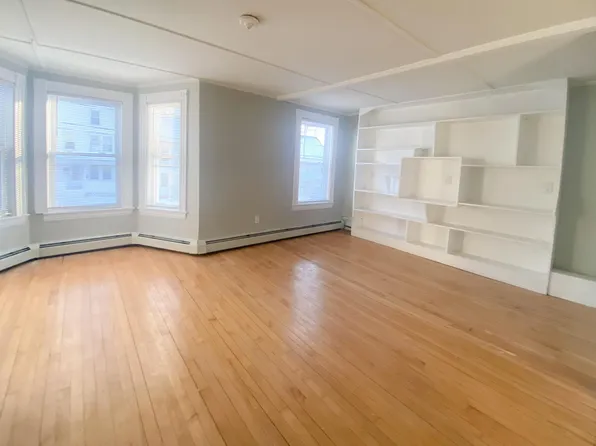 64 Cumberland St, Brunswick, ME 04011