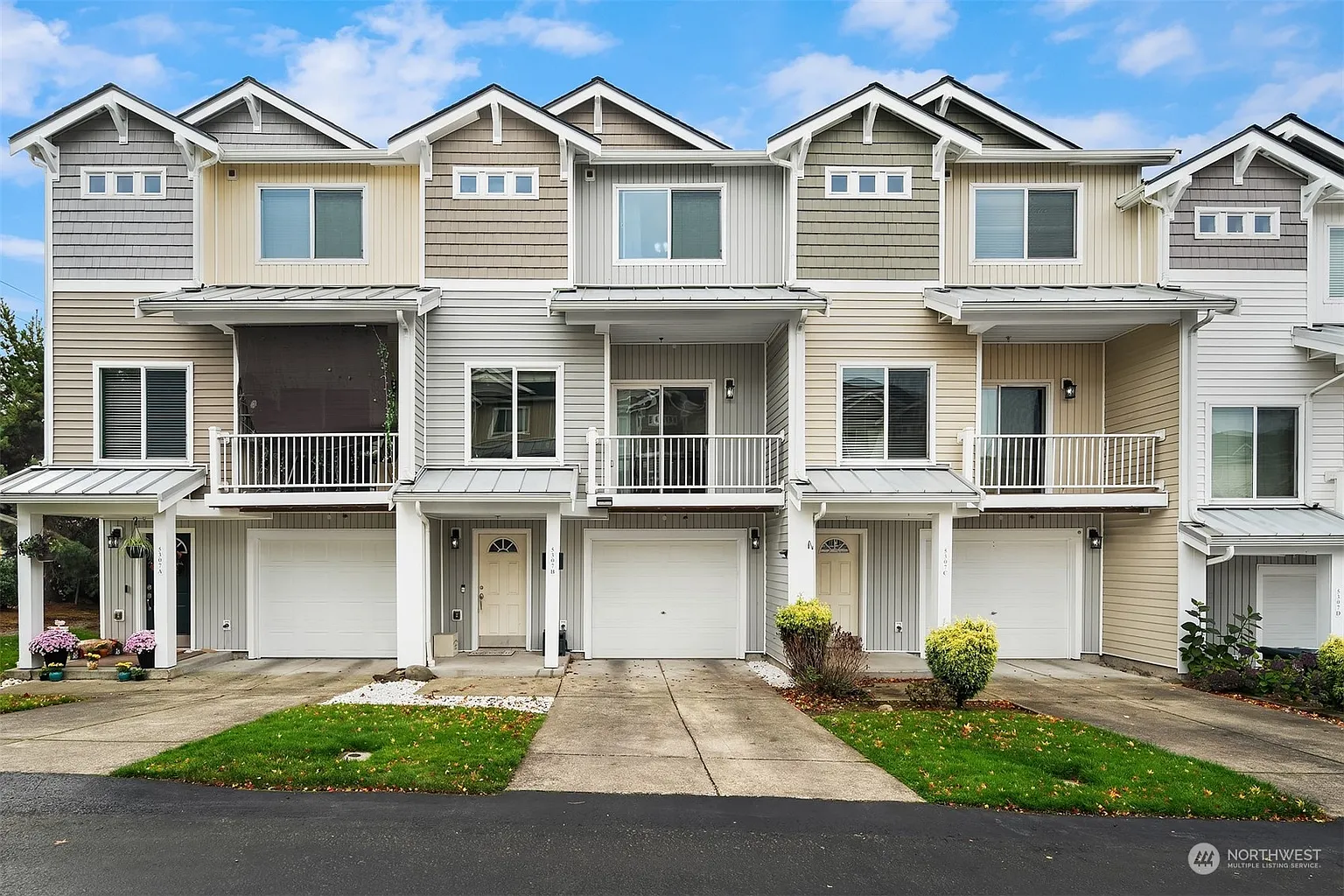 5307 Military Road E #B photo 1