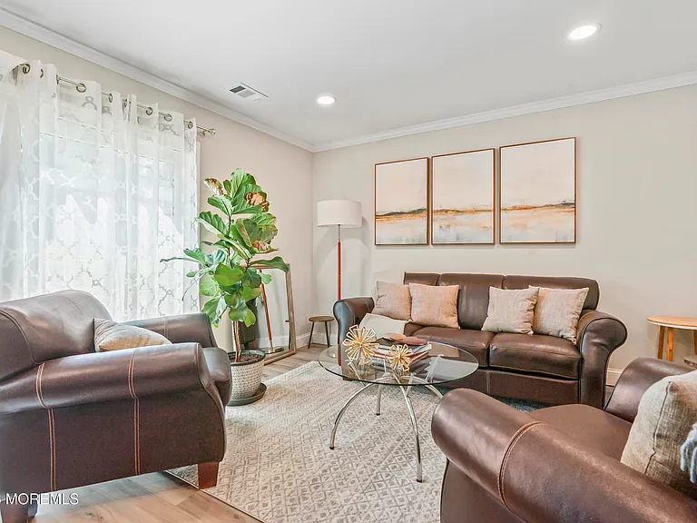 2 Joyce Ct — Photo 12