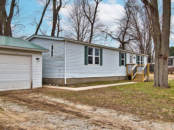 3rd image of 1718 Barron Lake Rd