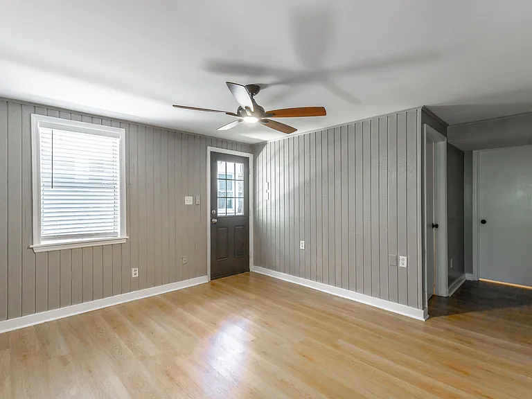 1209 Hanover St — Photo 37