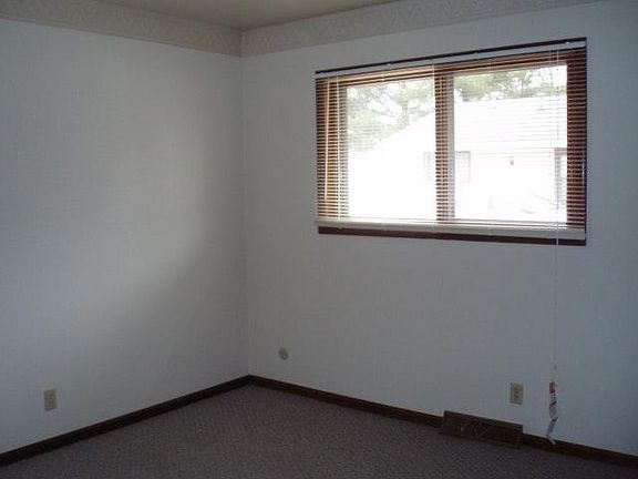 5th image of 3937 142nd Ave