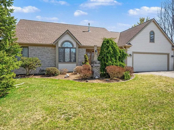 5629 Firethorne Dr, Bay City, MI 48706