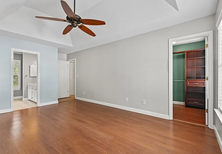 1382 Center Lake Dr — Photo 25