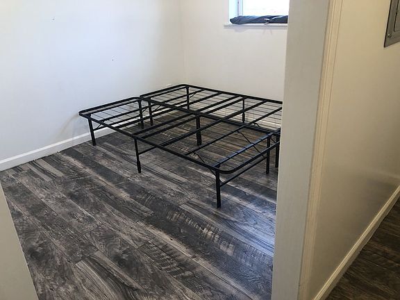 4th image of 3279 46th St