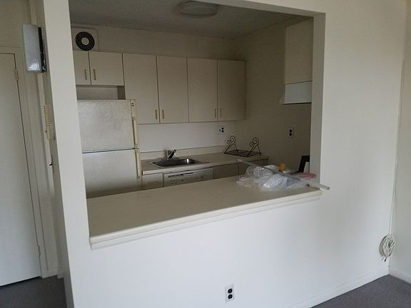 3rd image of 2540 Shore Blvd APT 12C