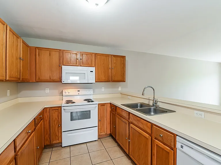 736 Jack Ave S — Photo 9